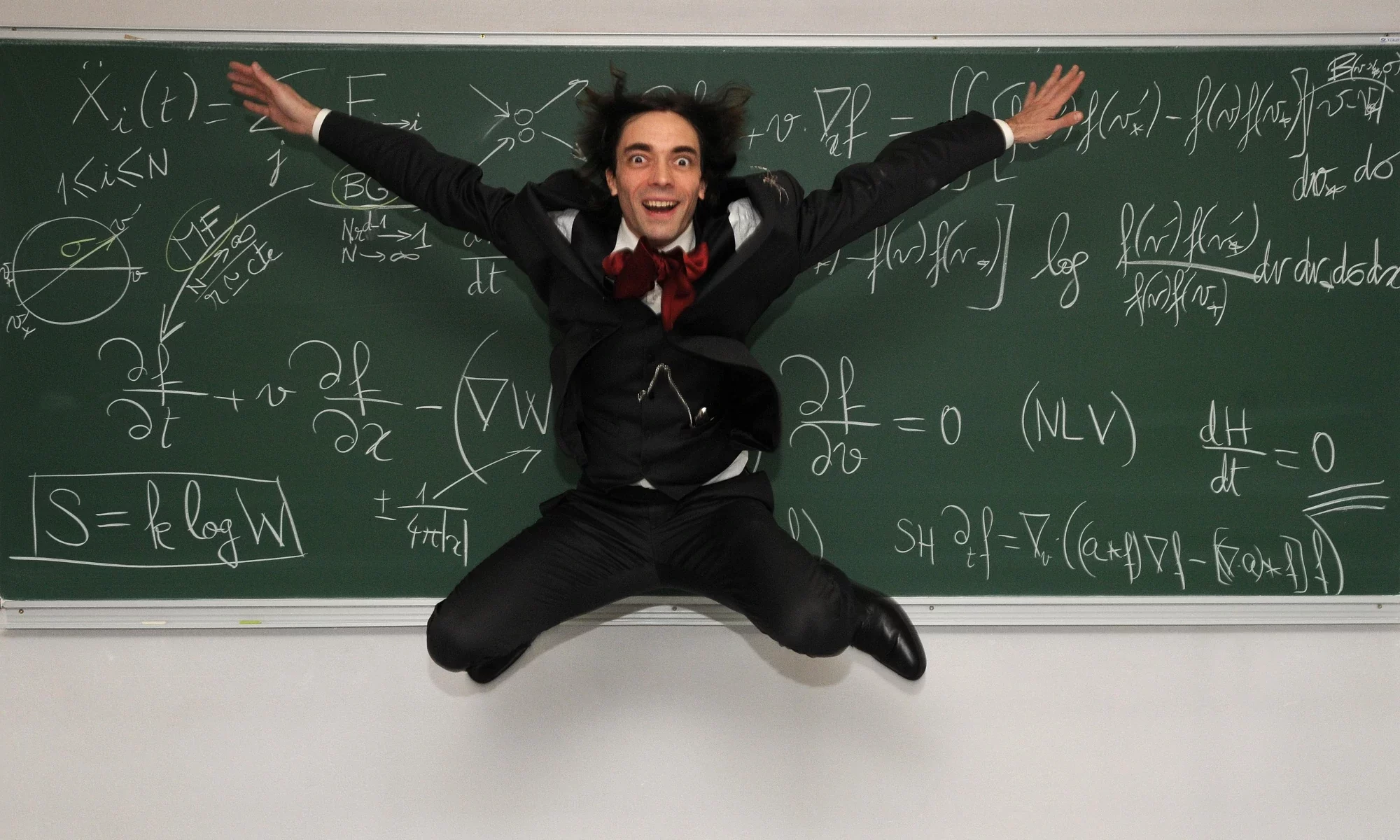 Portrait de Cédric Villani, mathématicien et défenseur de l’éducation.